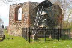 08-web-Ganzer-Ruine