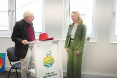 01-Goldenes-Buch-scaled